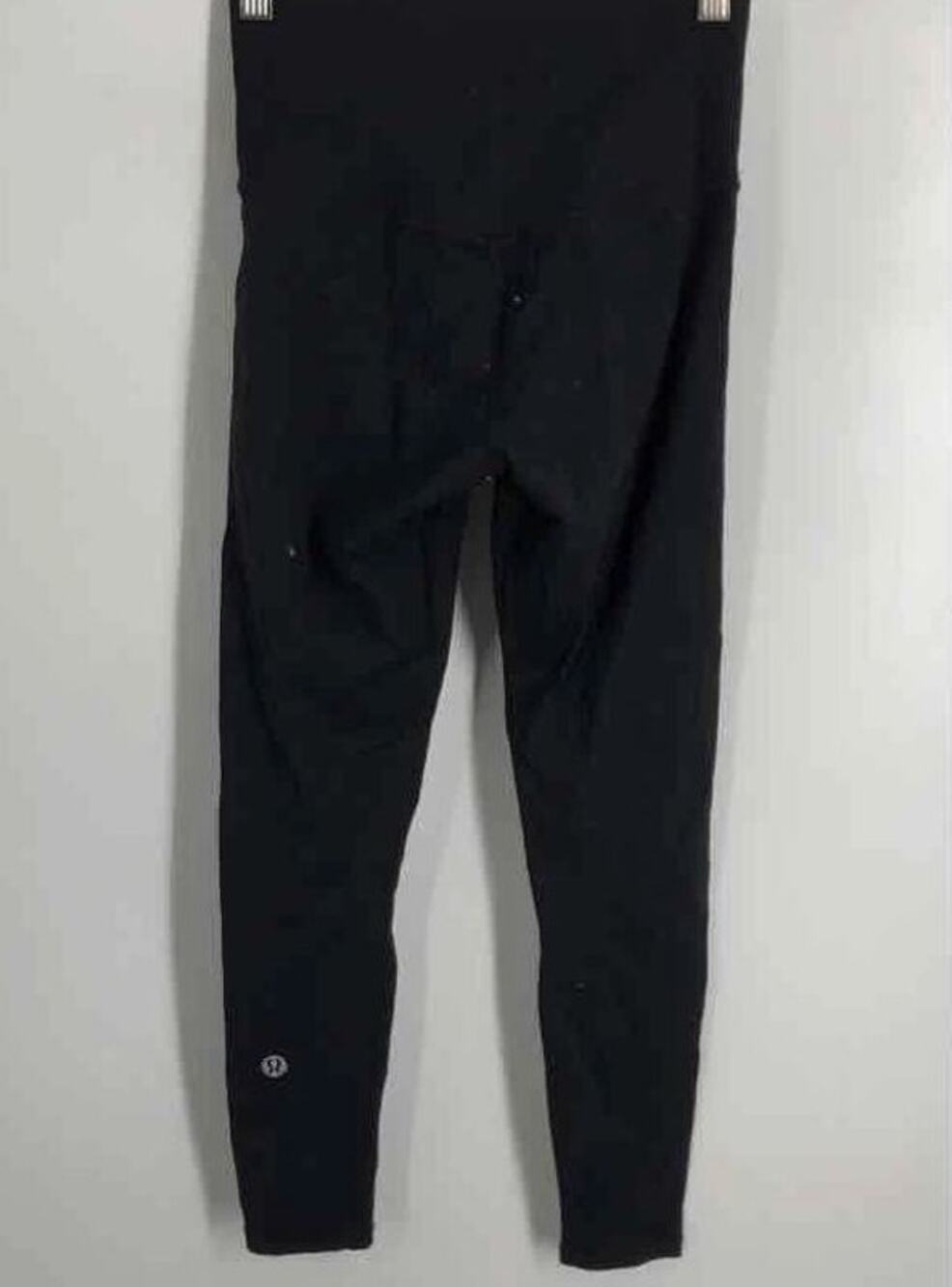 LULULEMON Black High Rise Crop Leggings Womens Size 4 YOGA Pants 24 Inch Inseam